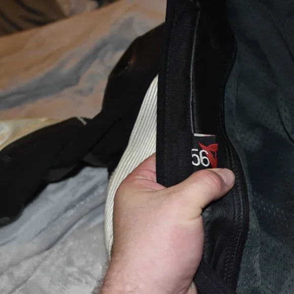 Dainese leather motorcycle suit size US46 - Euro56 - Picture 14 of 16